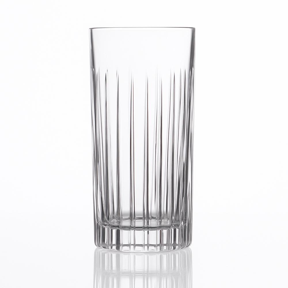 Sklo vzniklé v rukou mistrů